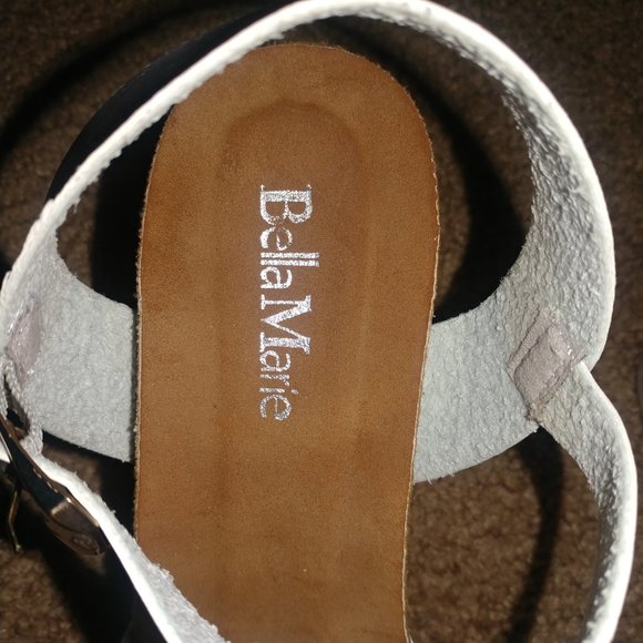 Bella Marie: HOLA Silver Floral Platform Wedge Sandals - Women's Size 7.5 - Picture 5 of 10